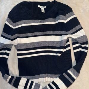 Forever 21 Classic Black and White Crew Neck Sweater
